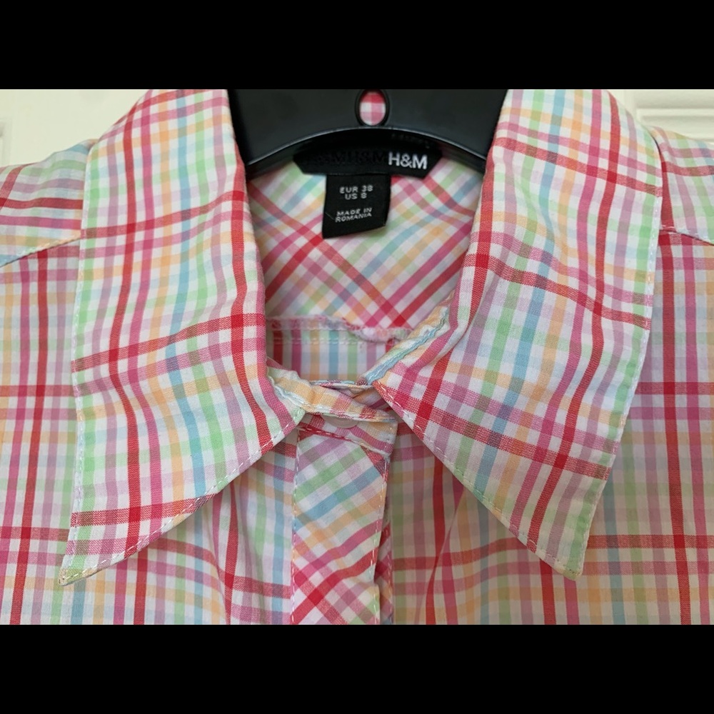 H&M multi-colored sleeveless button down top - sz 8